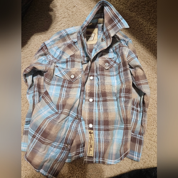 Boys pearl snap button down shirt! - Picture 1 of 4